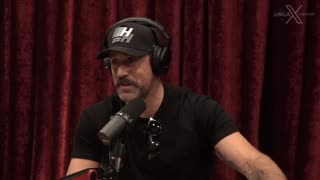 Joe Rogan Tells Aaron Rodgers What He Thinks Of Dr. Peter McCullough