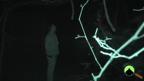 BIGFOOT ATTACKS AND PUTS FAMILY DOGS EYE OUT MUST SEE! Squatch Watchers House Calls