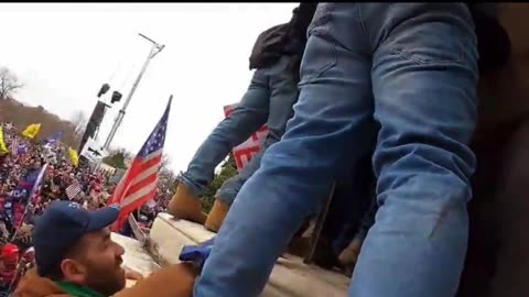 Undercover DC cops acting as provocateurs and pushing people towards the Capitol (Jan 6 footage)