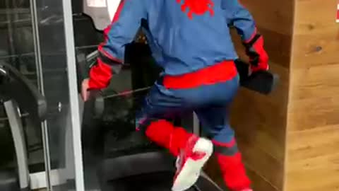 spiderman learns to run