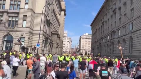 LIVERPOOL PATRIOTS REFUSED TO FIGHT ANTIFA, WHEN THE POLICE