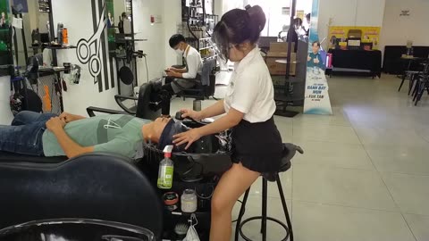 This is the reason why man want to relax at 30 Shine men's hair salon