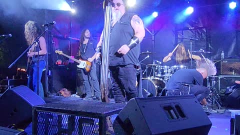 Texas Hippie Coalition "Rollin"