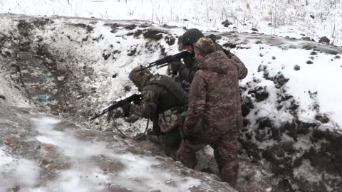 Ukraine War Frontline Russian Soldiers Capture Ukrainian Trenches In "Battle Underfire" Training