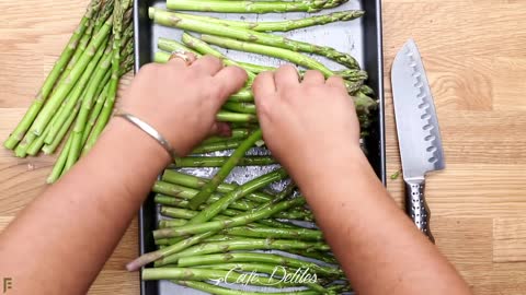 Cheesy Garlic Roasted Asparagus