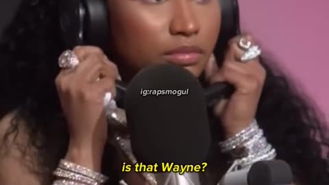 Lilwayne plays with Nicki Minaj🤣🤣🤣🤣