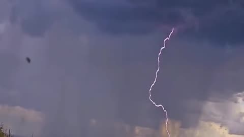 I captured thunder while driving