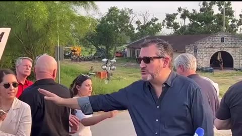 Ted Cruz Embarrasses Leftist Reporter At The Border