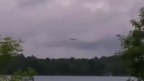 UFO Sighting of a Cigar-shaped Spacecraft over Texas