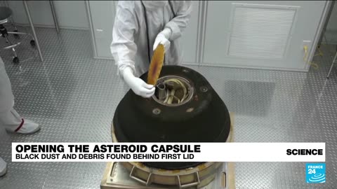 NASA opens asteroid capsule'finds dust and purges dobris.FRANCE24 English