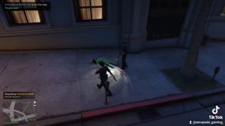 GTA V: Crazy killer clown attacks police