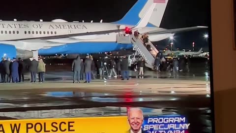 Video shows someone fall down from the stairs of Air Force C-32 as Biden lands in Poland