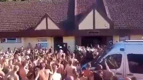 More footage from the Polish city of Bytom as locals gathered to lynch 4 migrants...
