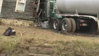 Semi Truck Crashed into House on Christmas Day