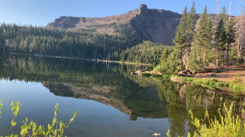 Central Oregon - Little Three Creek Lake - Tranquil Sunrise Lake Views - 4K