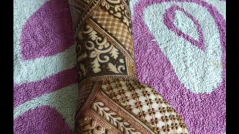 Beautiful henna on the leg