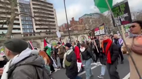 UK protester "Yemen, Yemen make us proud, turn another ship around!"