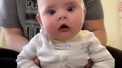 Cute reaction from cute baby 😍