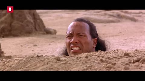 The Rock contre les fourmis de feu | Le roi scorpion | Extrait VF