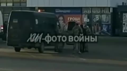 Ukrainian recruitment officers kidnapping men in Ternopil