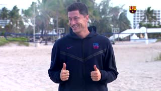 Robert Lewandowski joins Barcelona