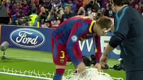 Gerard Piqué - Football Legend