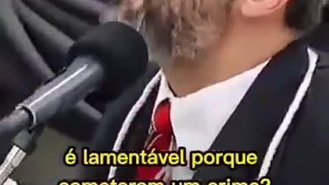 A 2ª parte é uma sátira mas a 1ª é um deboche com a nossa cara.