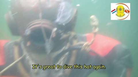 Diving with a six-bolt Heinke diving helmet