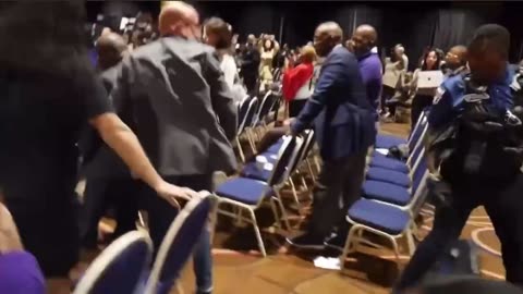 Guy dragged out of a Hillary Clinton rally