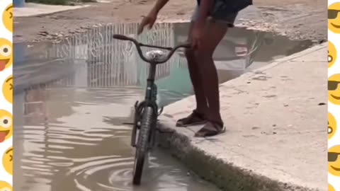 Funny video , try not to laugh, amazing bicycle ride