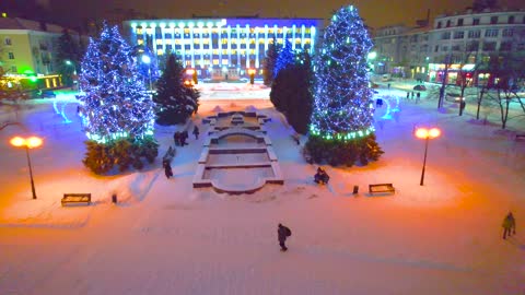 Children's song New Year is coming to us The main central square. Donbass Bakhmut Happy New Year!