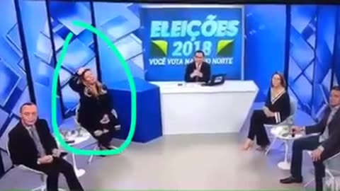 A falsa direita, sendo desmascarada pela hipocrisia da "repórter de direita " com a vitória do PT.