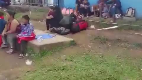 FRONTEIRA BRASIL X VENEZUELA - FILAS DE REFUGIADOS CHEGANDO TODOS OS DIAS