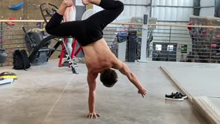 Diamond One Arm Handstand