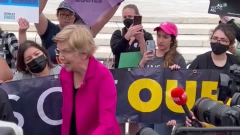 Elizabeth Warren Hyperventilates Over Republican 'Extremists' Trying To Save The Lives Of Babies