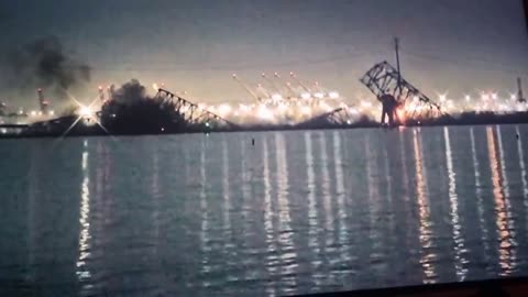 BREAKING: Ship collides with Francis Scott Key Bridge in Baltimore, causing it to collapse