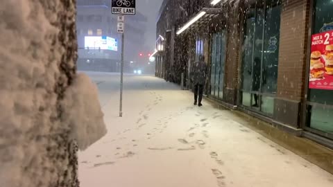 New York slammed by snowstorm