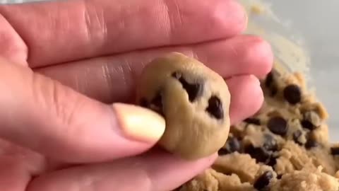 Why did these viral chocolate chip cookies🍪 🤔🤔??