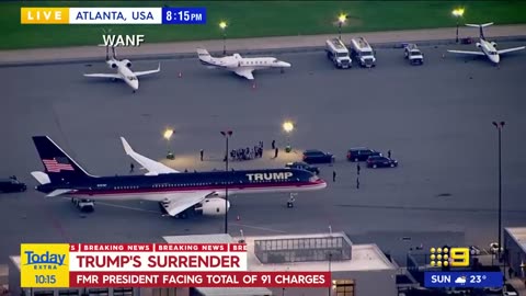 Trump addresses cameras after being officially booked in Georgia