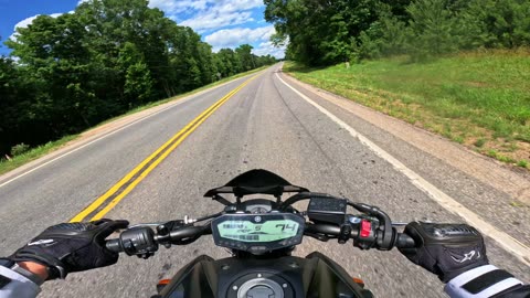 MT-07 Fast Ride Down Backroads