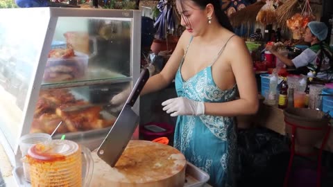 Beautiful girl selling street foods!