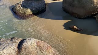 Praia do Fayet: O destino perfeito para relaxar e apreciar a natureza em Governador Celso Ramos