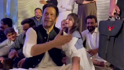 Imran khan getting loved by cute little girl