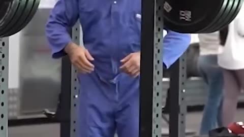 Pro Powerlifter pretends to be a Cleaner and Pranks african Gym guys (Via YT: ANATOLY)