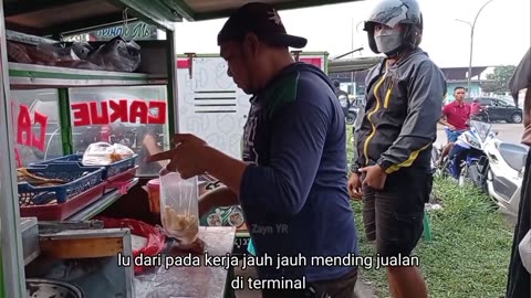 USAHA INGIN MENYENANGKAN ORANG TUA PEREMPUAN YANG DISAKITKAN DITINGGAL KAWIN BAPAK