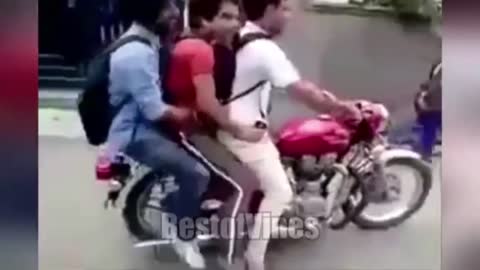 TOP 10 FUNNY MOTORCYCLE ACCIDENT 2021😂😂😂,,,BIKE ACCIDENT