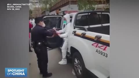 Police side with civilians in China