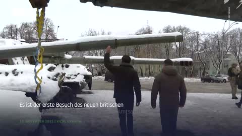 Rishi und Wladi im Schnee: Nach dieser Umarmung sind weitere Waffen gewiss