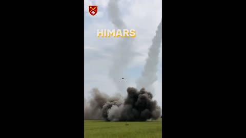 Ukraina me raketat HIMARS GMLRS godet Howitzer vetëlëvizës rus 2S19 Msta-S 152 mm.