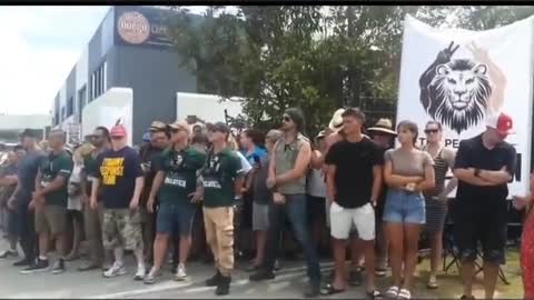 Resistance: Customers form a wall to defend a coffee shop that refuses to enforce vaxx pass